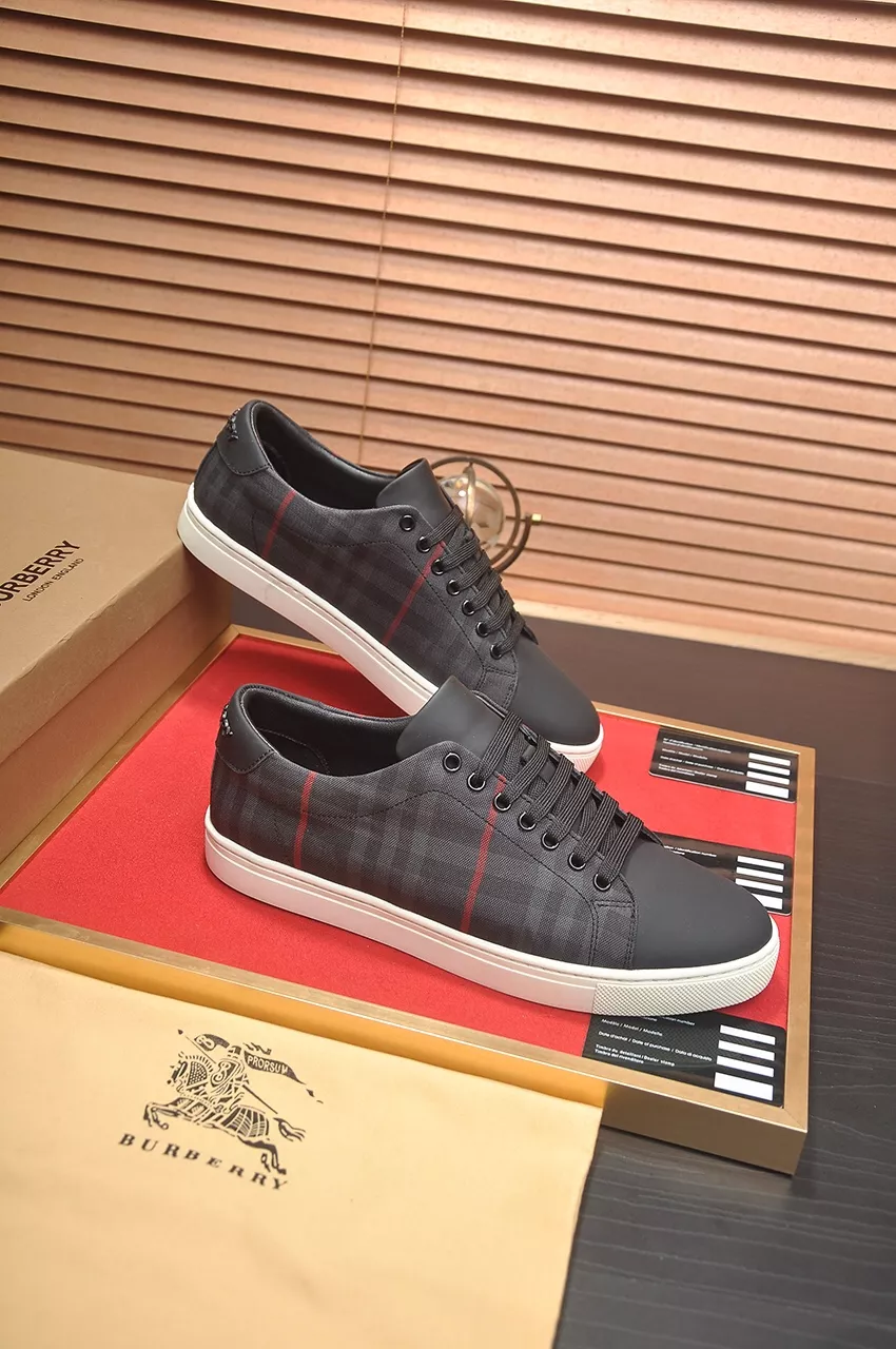 Burberry Casual Shoes For Men Resilient 9997