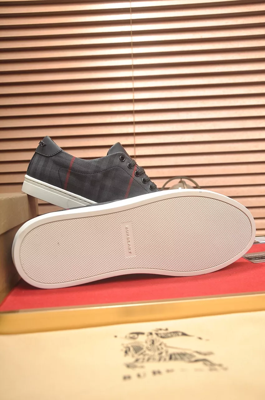 Burberry Casual Shoes For Men Resilient 9997
