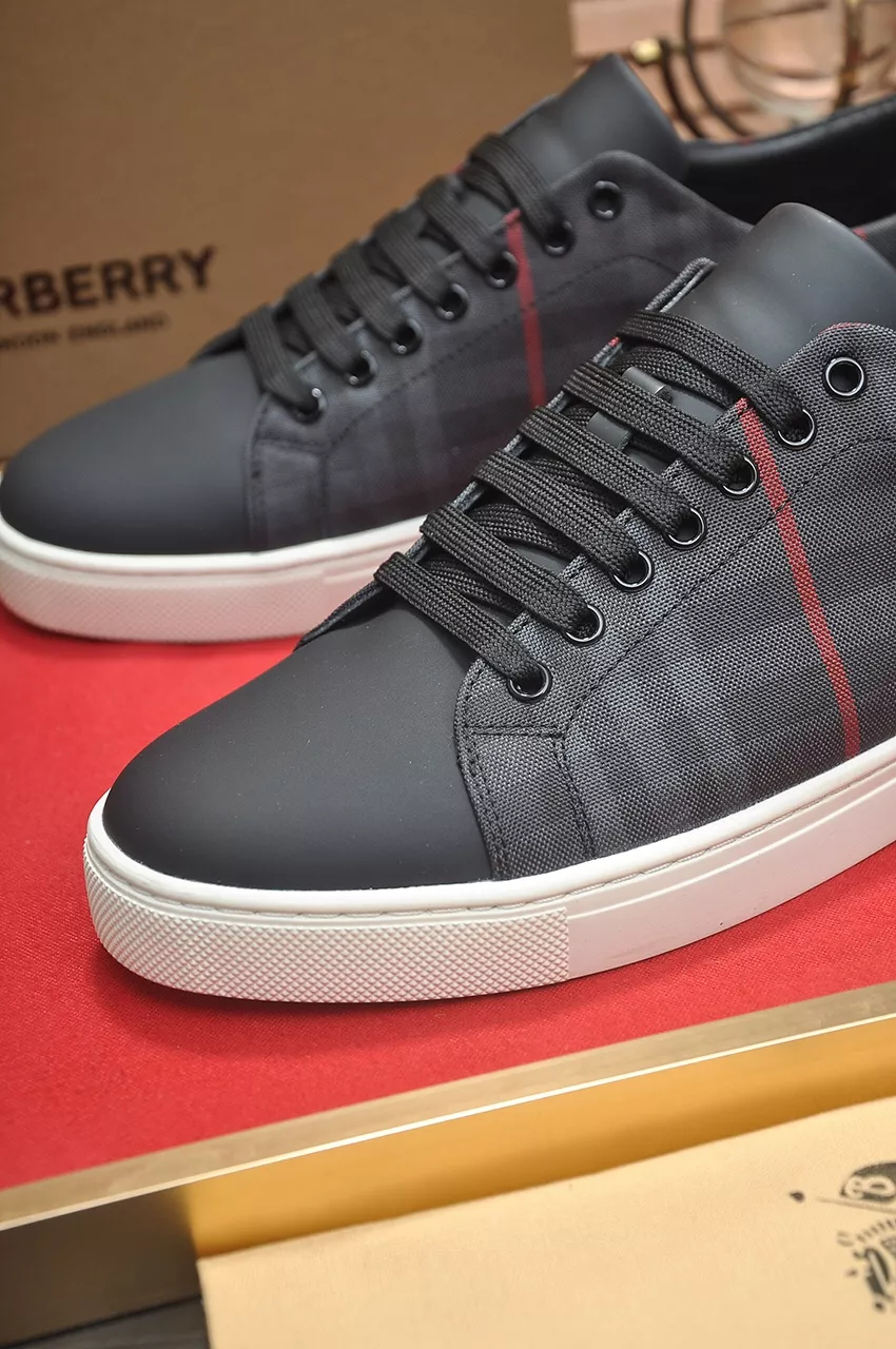 Burberry Casual Shoes For Men Resilient 9997