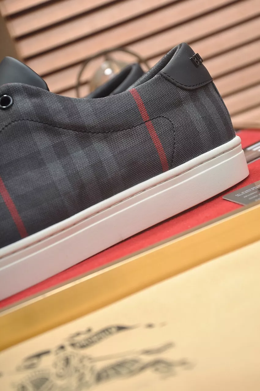 Burberry Casual Shoes For Men Resilient 9997