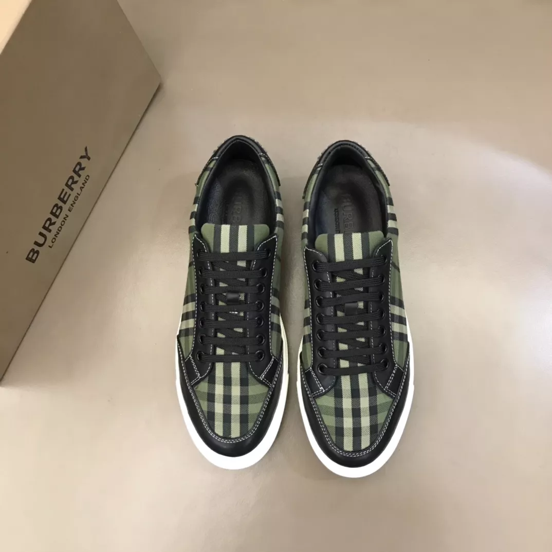 Burberry Casual Shoes For Men Sleek 8873