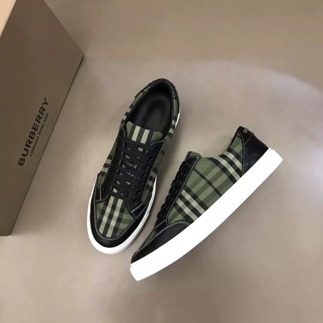Burberry Casual Shoes For Men Sleek 8873