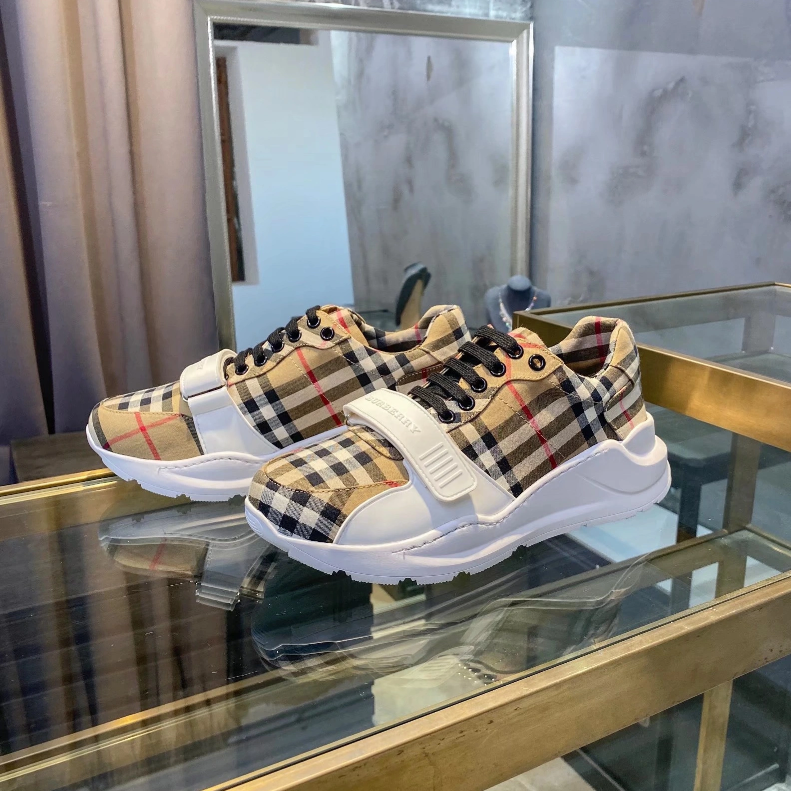 Burberry Casual Shoes For Men Sophisticated 4960