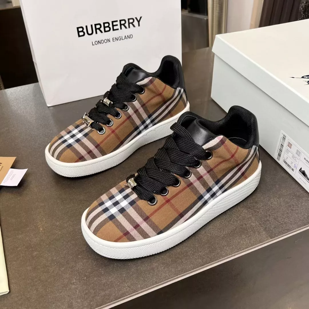Burberry Casual Shoes For Men Sophisticated 8517