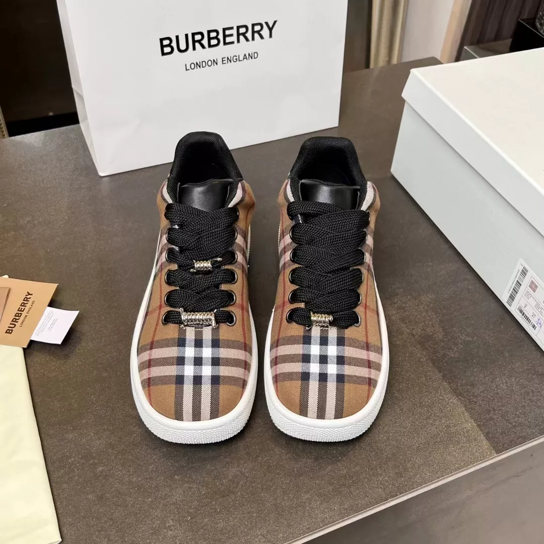 Burberry Casual Shoes For Men Sophisticated 8517