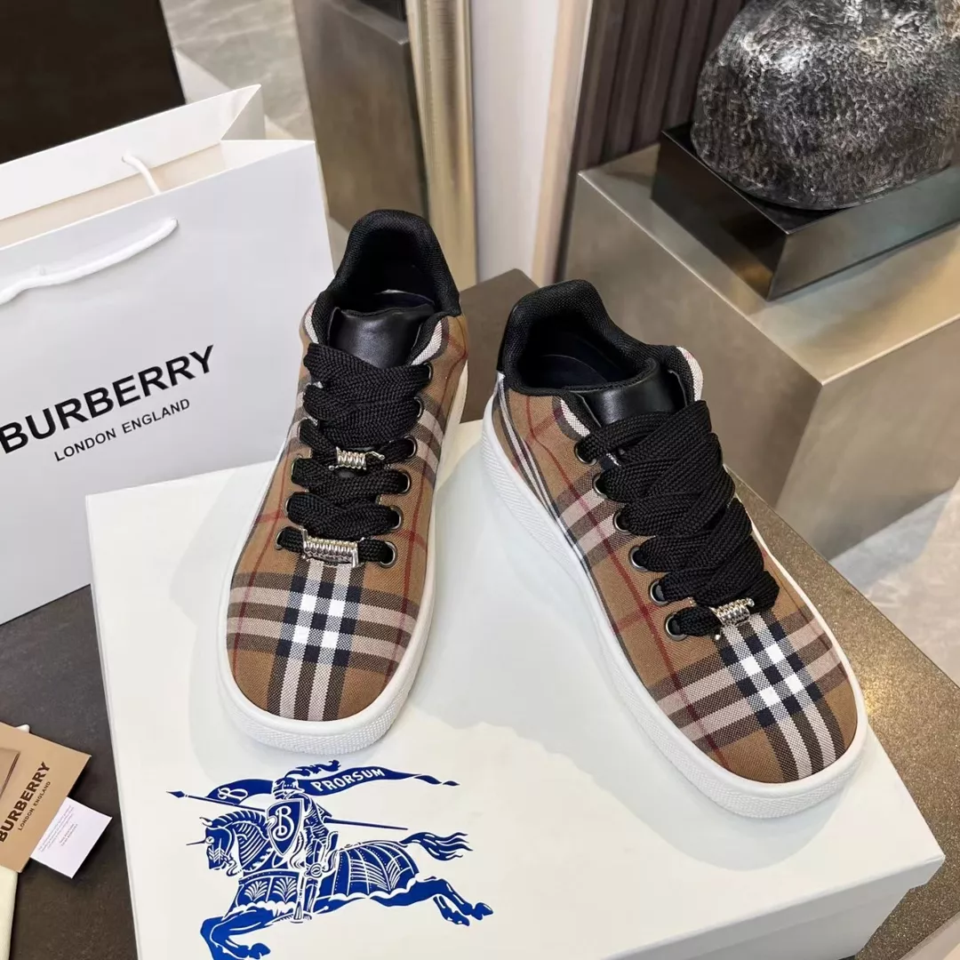 Burberry Casual Shoes For Men Sophisticated 8517