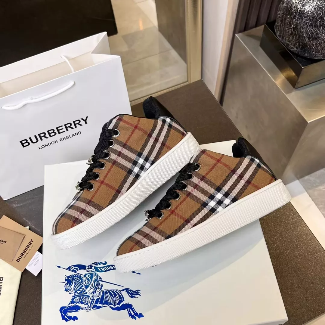 Burberry Casual Shoes For Men Sophisticated 8517