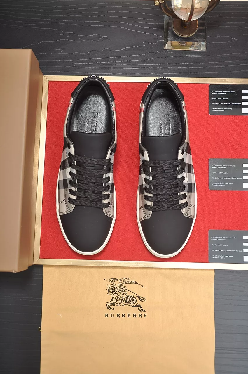 Burberry Casual Shoes For Men StreetReady 8275