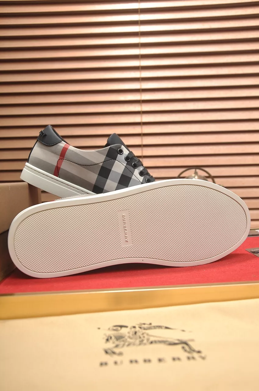 Burberry Casual Shoes For Men StreetReady 8275