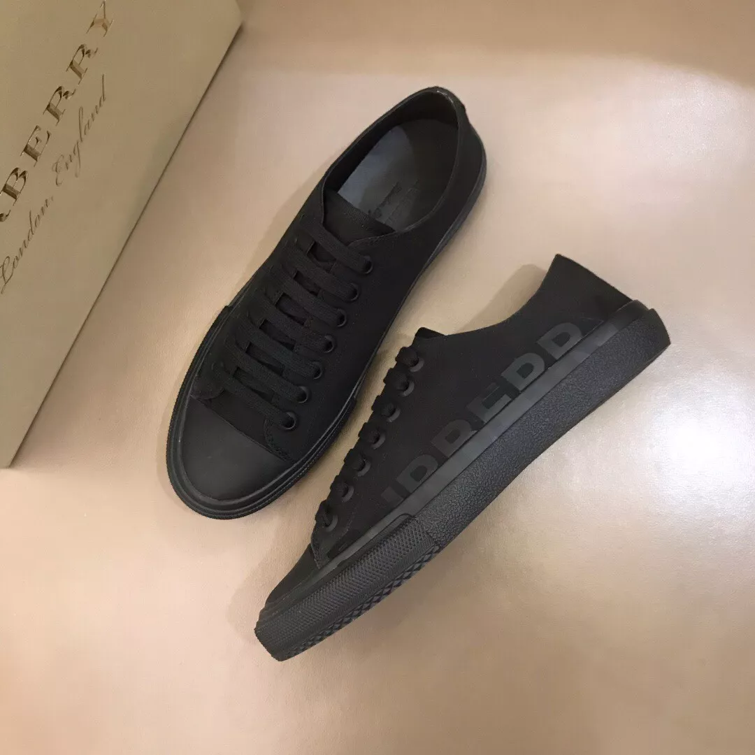 Burberry Casual Shoes For Men Stylish 195