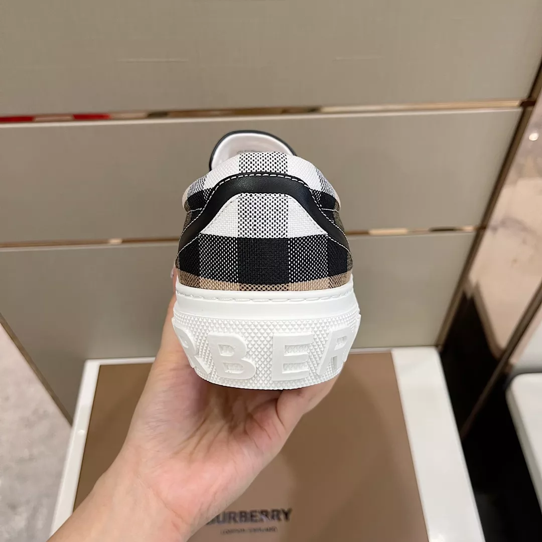 Burberry Casual Shoes For Men Stylish 2539