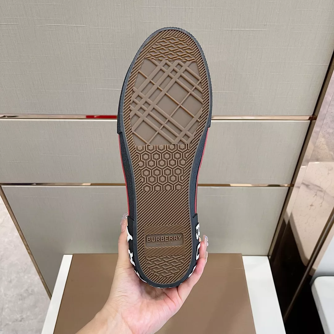 Burberry Casual Shoes For Men Stylish 8787