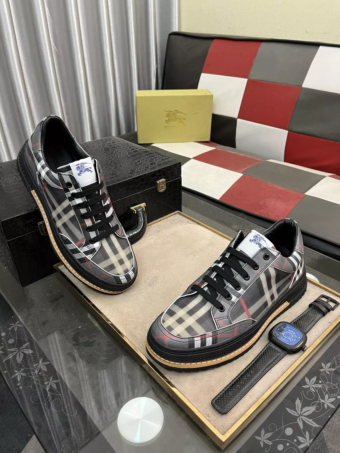 Burberry Casual Shoes For Men Timeless 2058