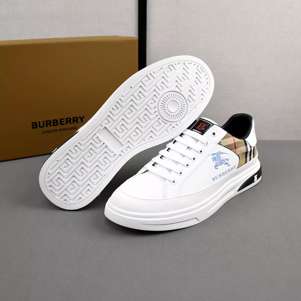 Burberry Casual Shoes For Men Trendsetting 6446