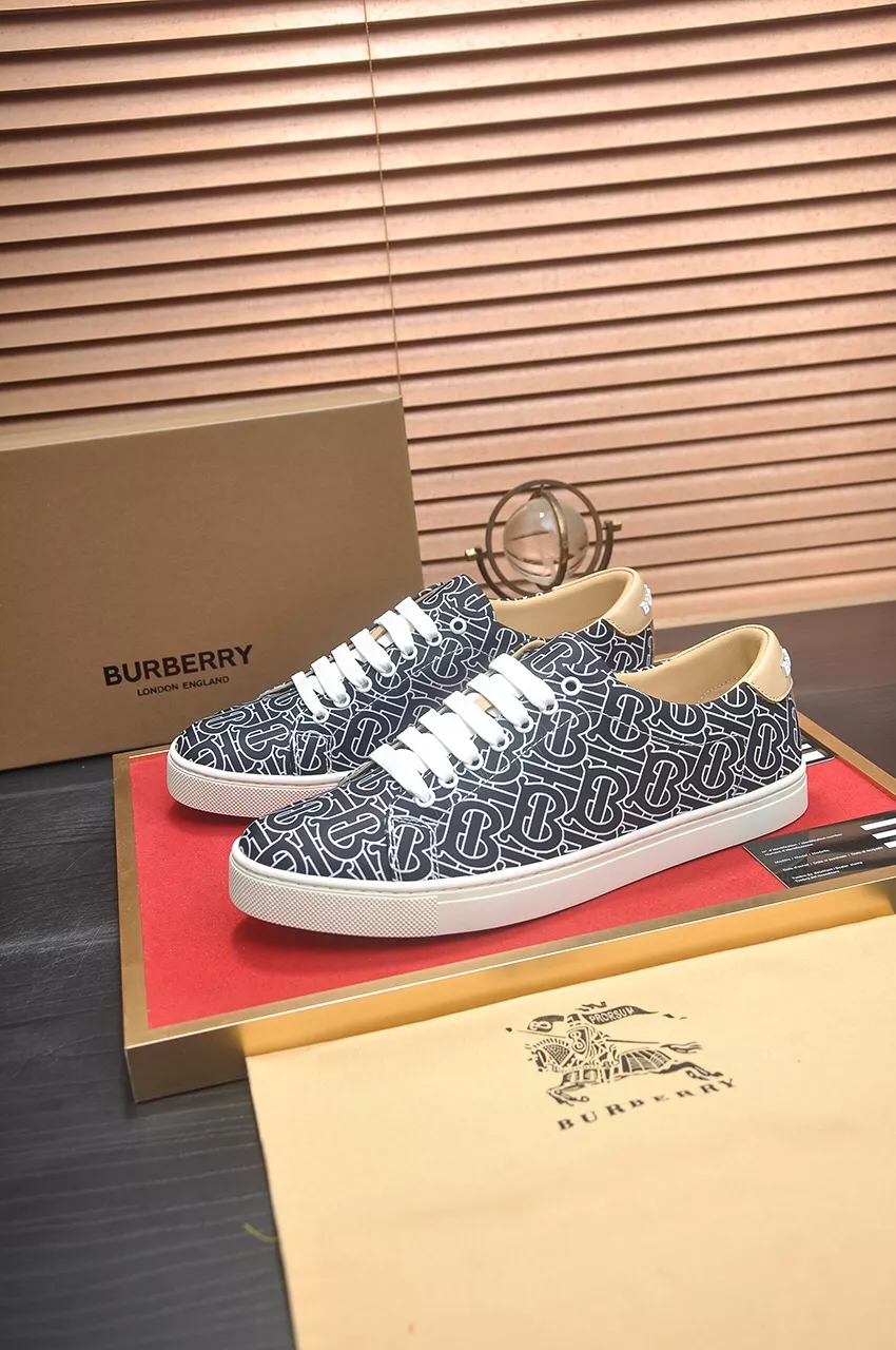Burberry Casual Shoes For Men Trendsetting 6792