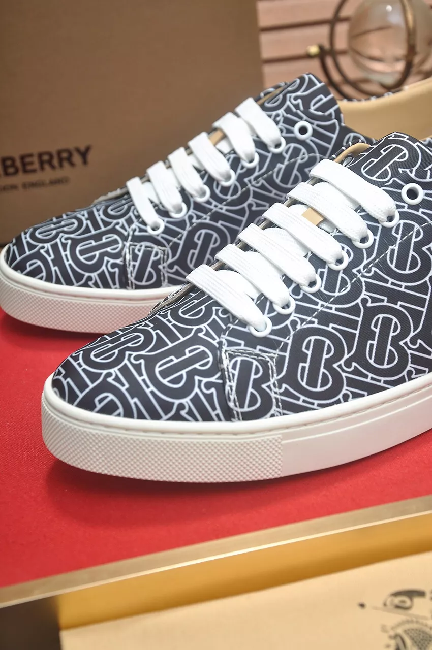Burberry Casual Shoes For Men Trendsetting 6792