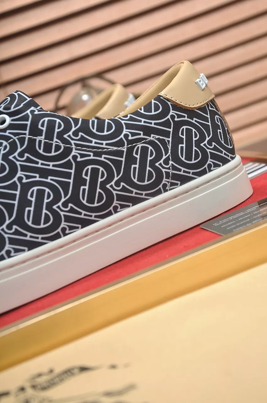 Burberry Casual Shoes For Men Trendsetting 6792