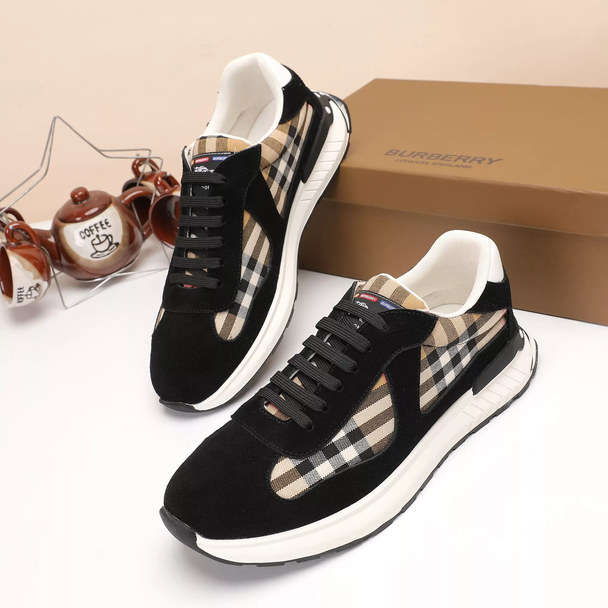 Burberry Casual Shoes For Men Trendsetting 7813