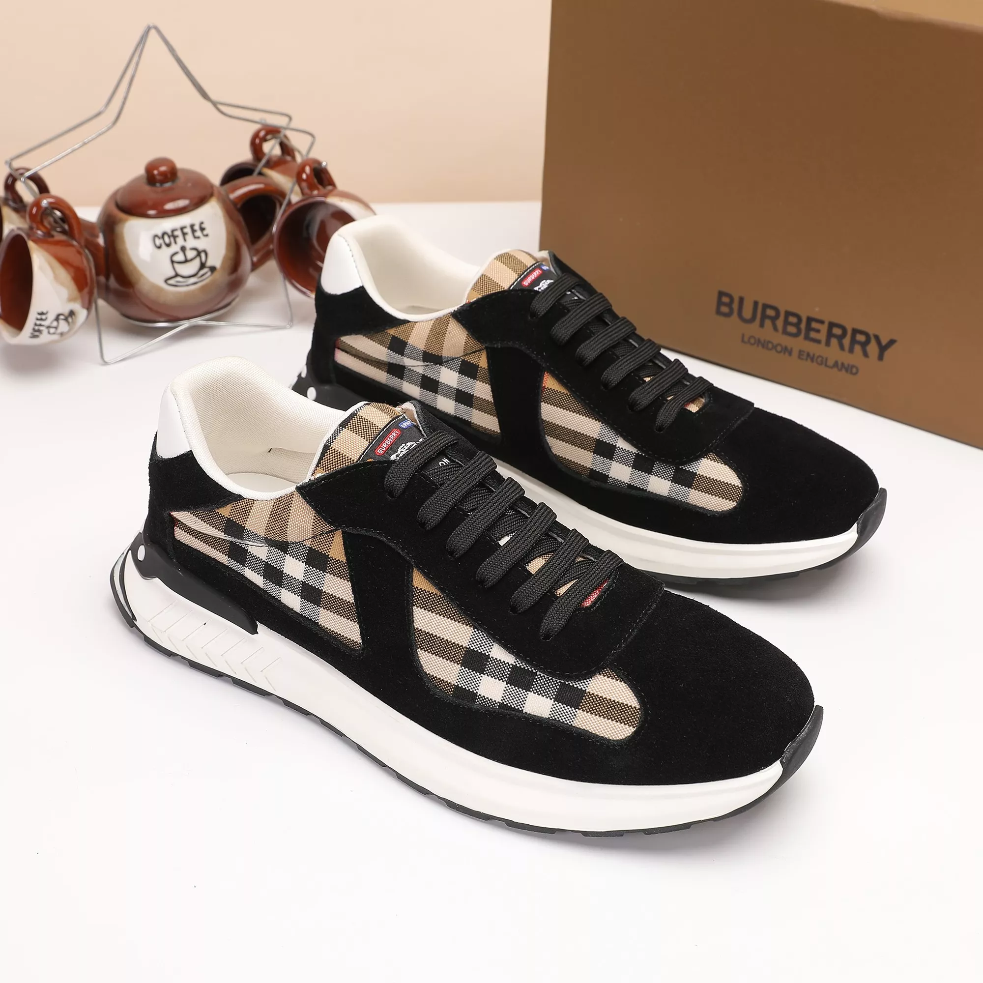 Burberry Casual Shoes For Men Trendsetting 7813