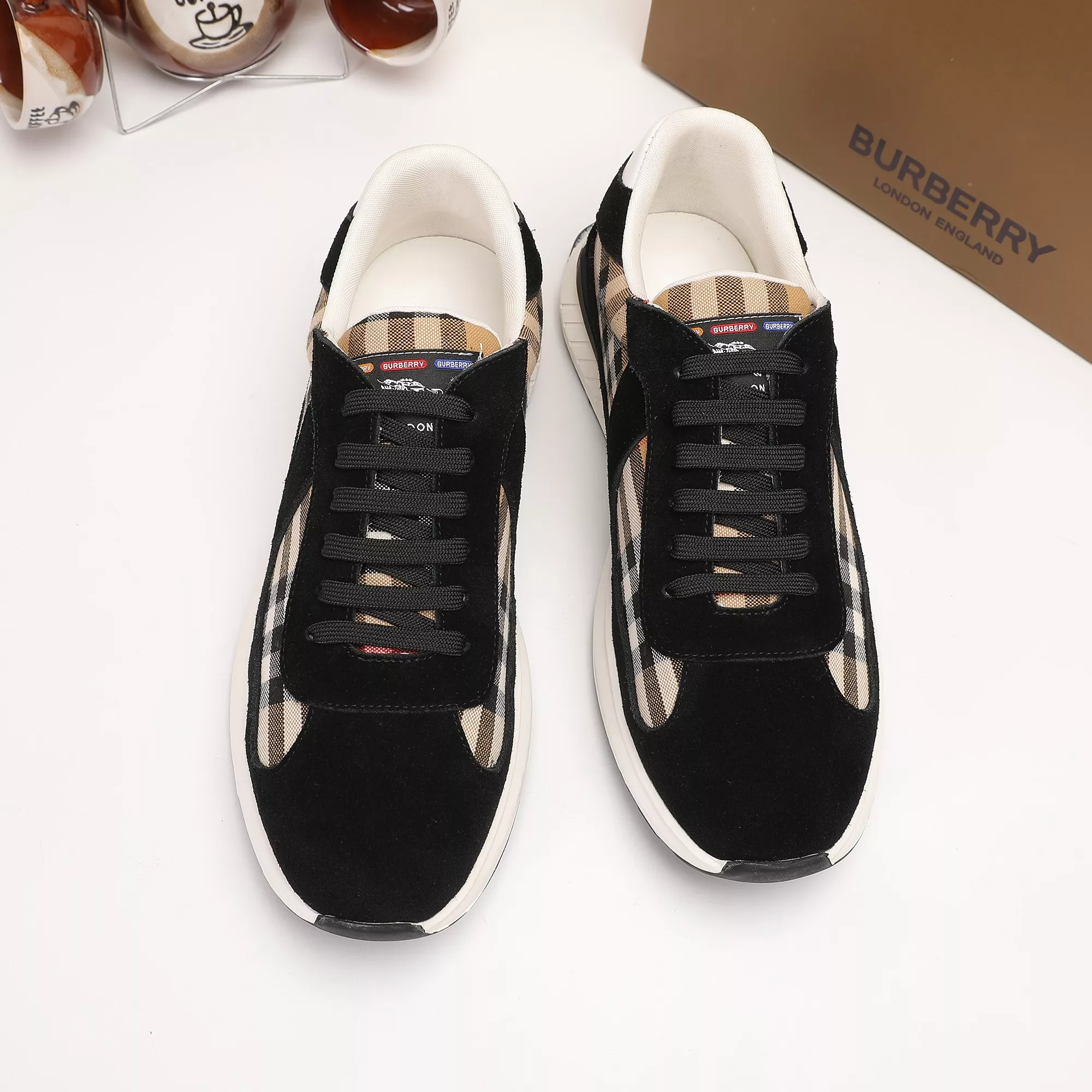 Burberry Casual Shoes For Men Trendsetting 7813