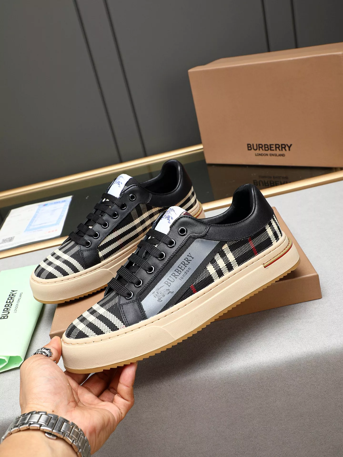 Burberry Casual Shoes For Men Trendy 5123