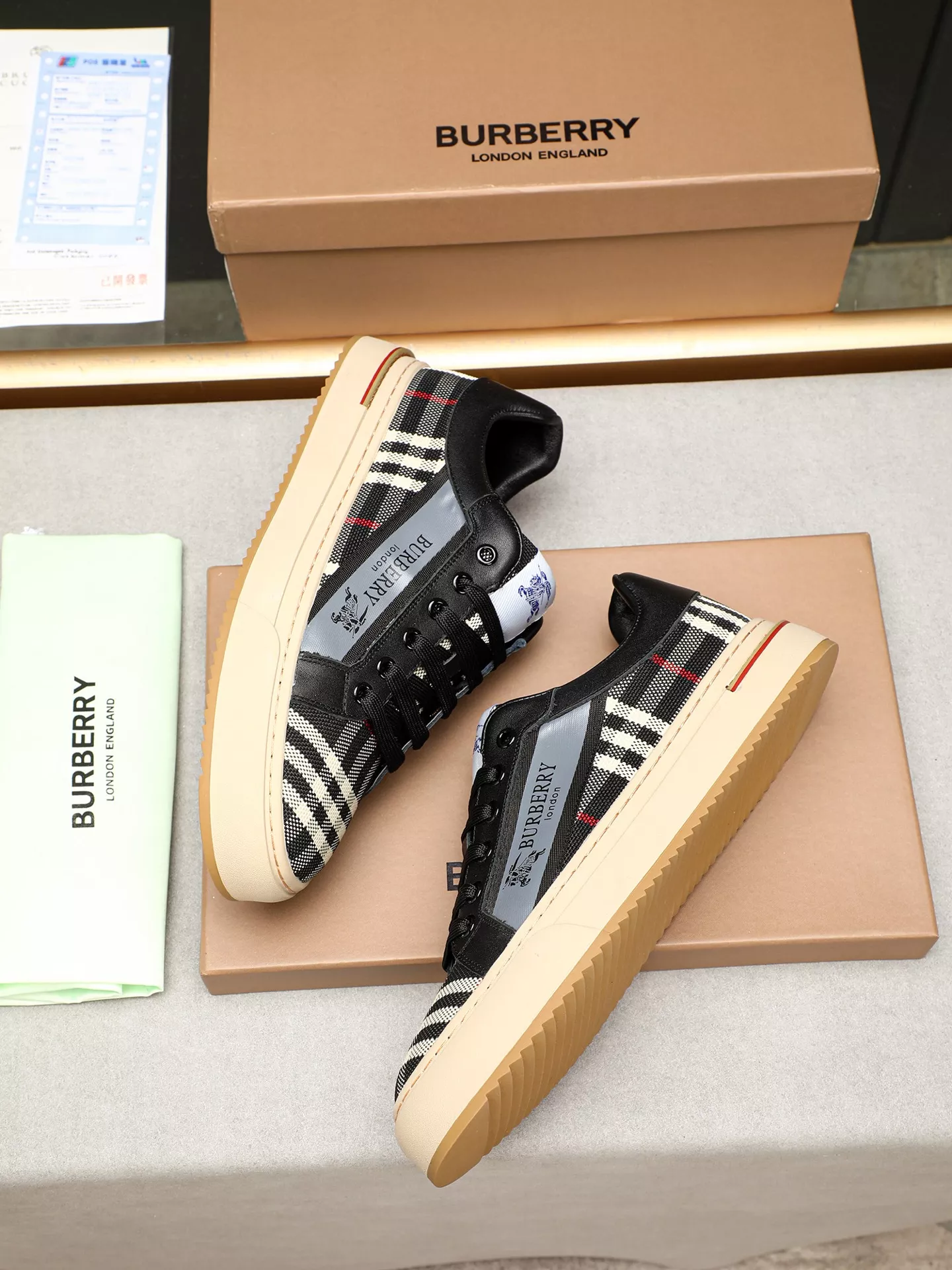 Burberry Casual Shoes For Men Trendy 5123