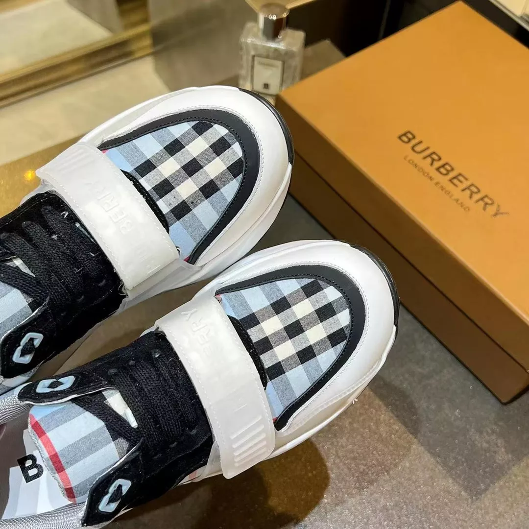 Burberry Casual Shoes For Men Trendy 8423