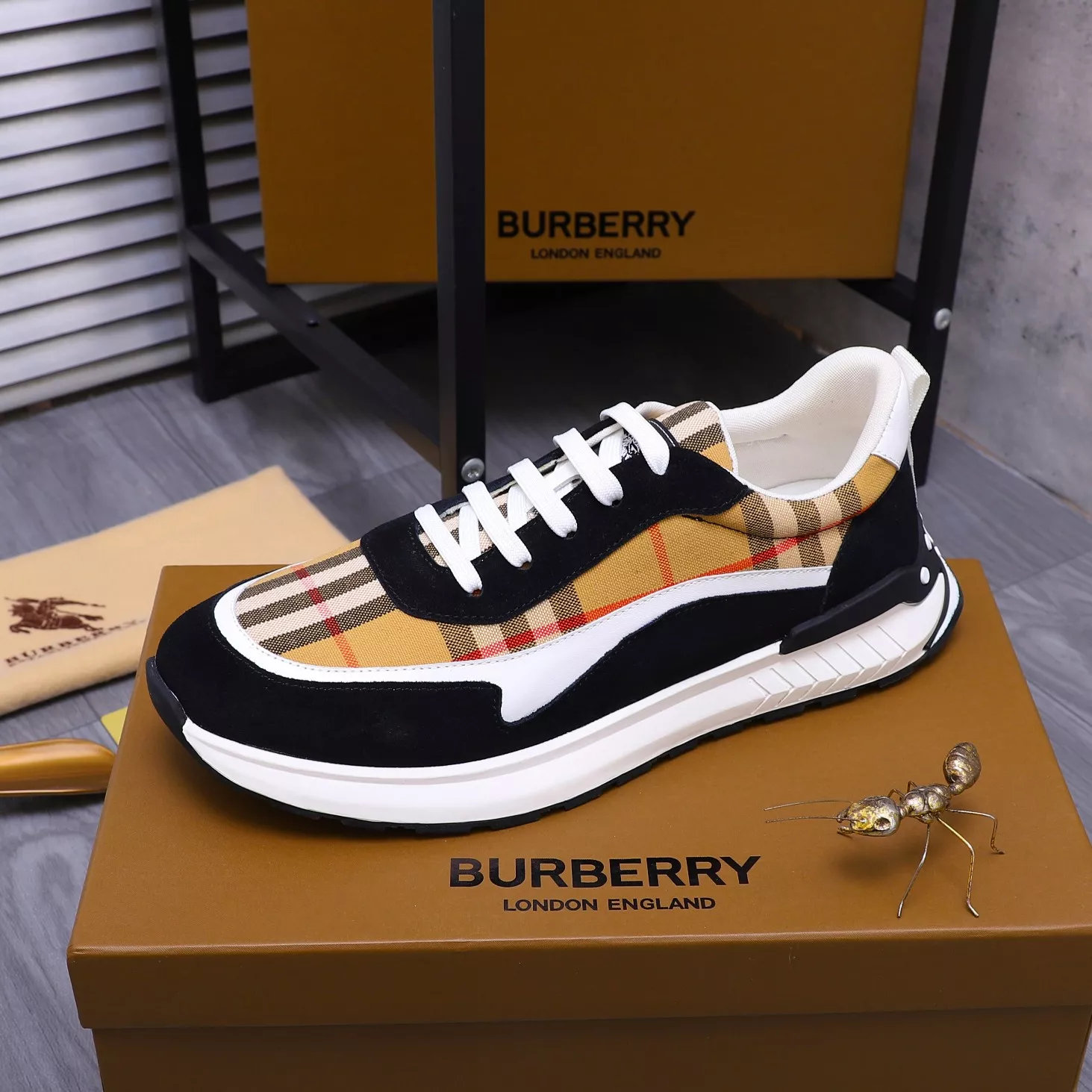 Burberry Casual Shoes For Men Trendy 9905