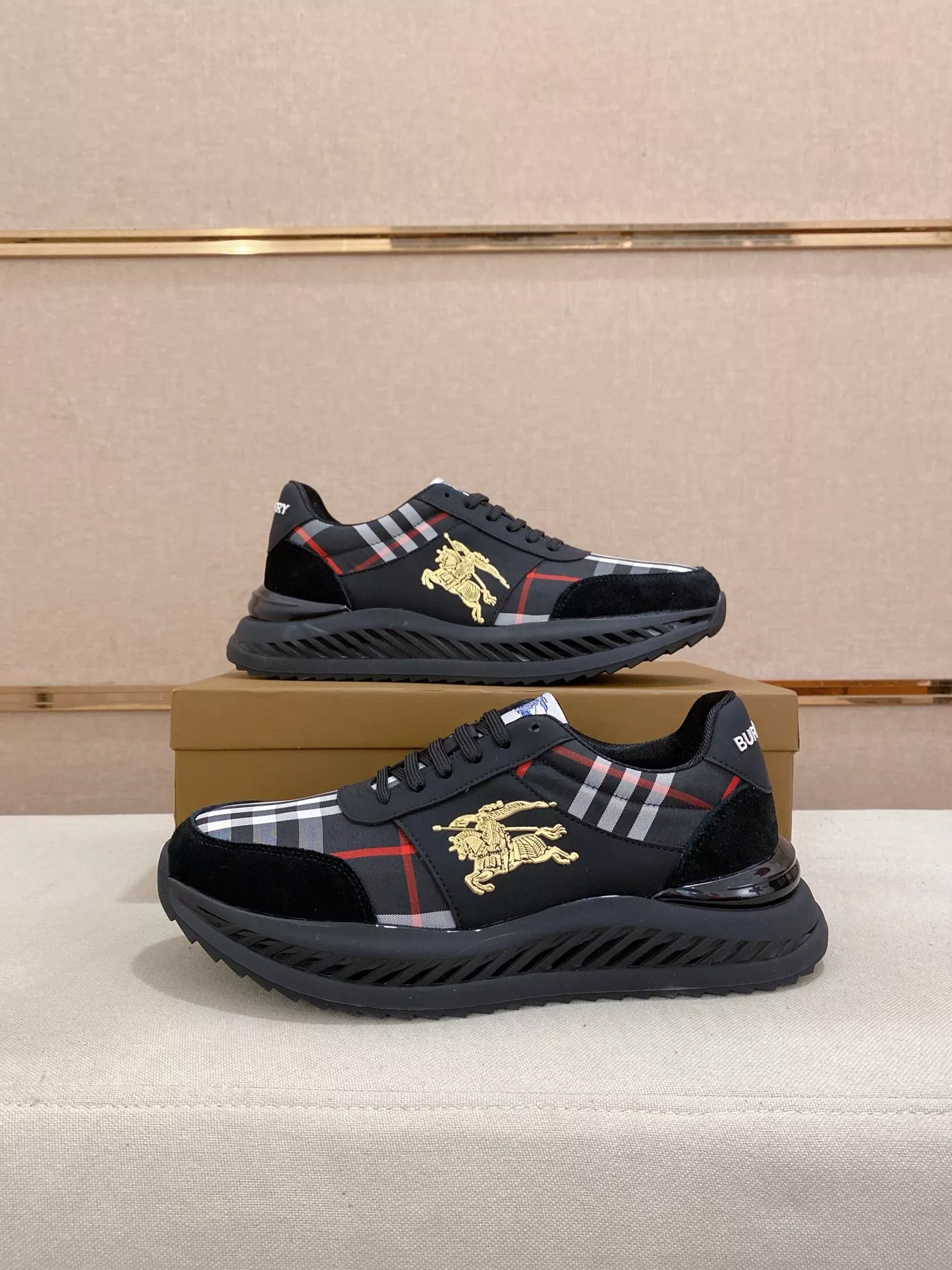 Burberry Casual Shoes For Men UrbanStyle 6701