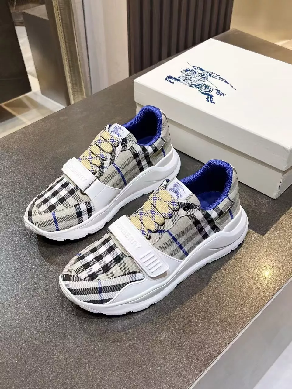 Burberry Casual Shoes For Men Versatile 1069