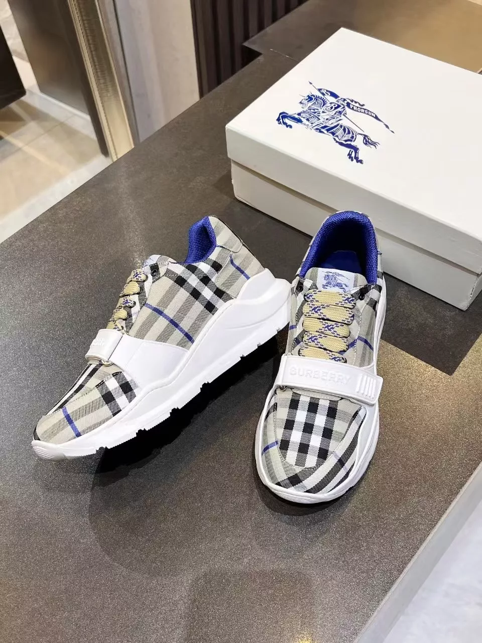 Burberry Casual Shoes For Men Versatile 1069
