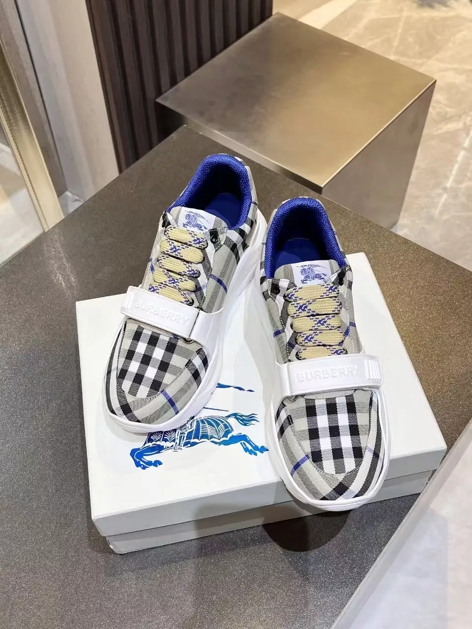 Burberry Casual Shoes For Men Versatile 1069