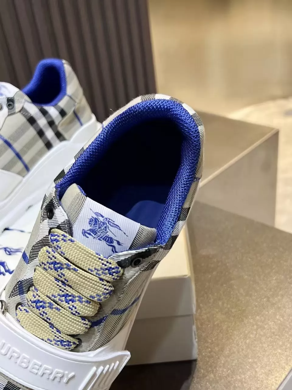 Burberry Casual Shoes For Men Versatile 1069