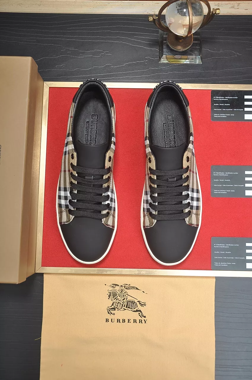 Burberry Casual Shoes For Men Versatile 2495
