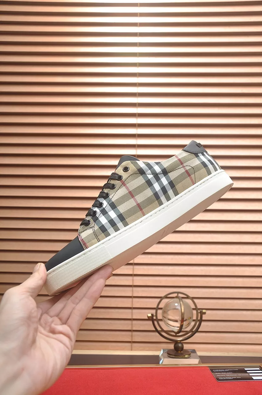 Burberry Casual Shoes For Men Versatile 2495