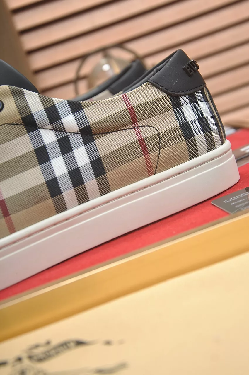 Burberry Casual Shoes For Men Versatile 2495
