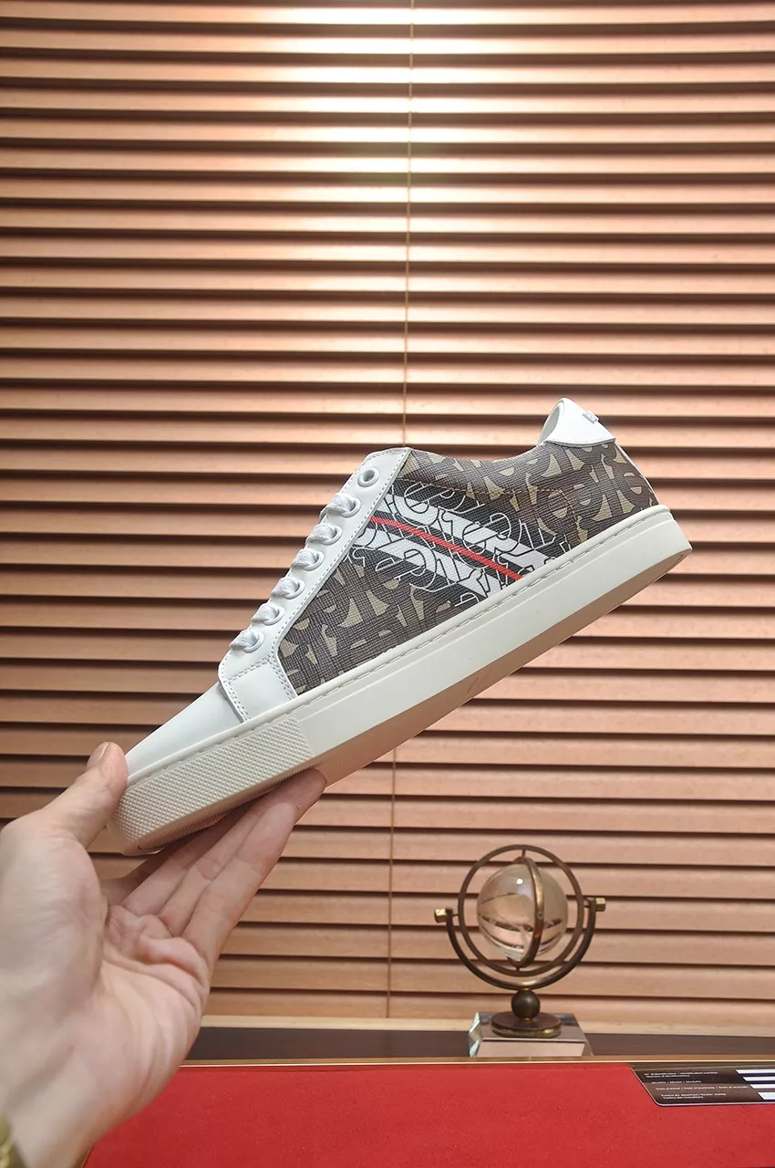 Burberry Casual Shoes For Men Versatile 352