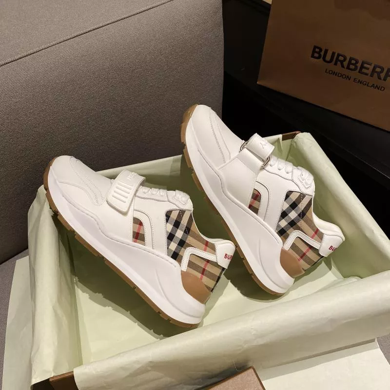 Burberry Casual Shoes For Men Vibrant 3617