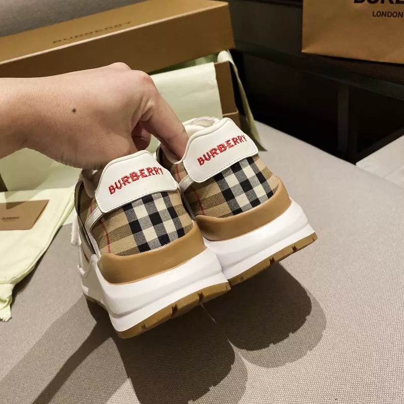 Burberry Casual Shoes For Men Vibrant 3617