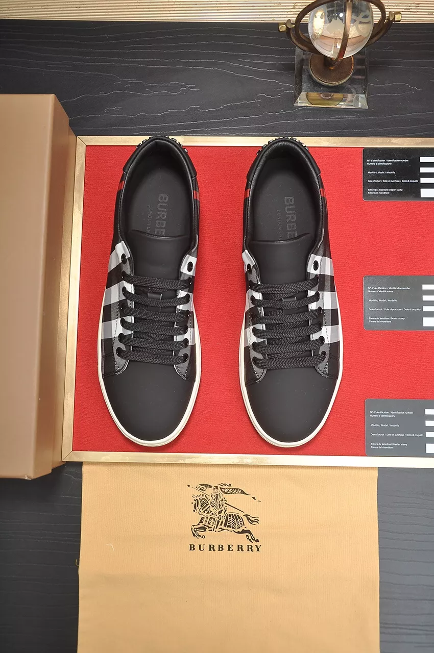 Burberry Casual Shoes For Men Vibrant 710