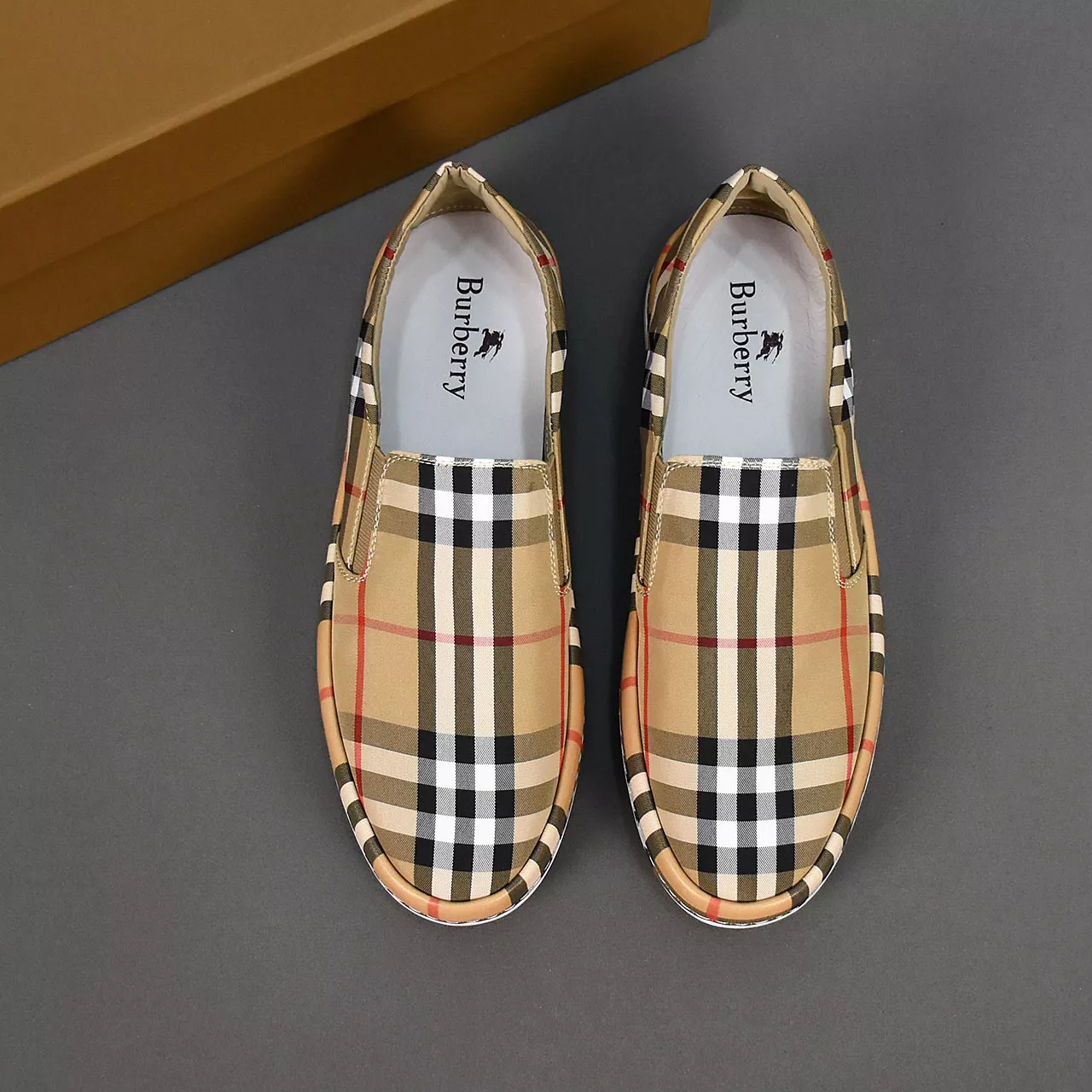 Burberry Casual Shoes For Men WellDesigned 858