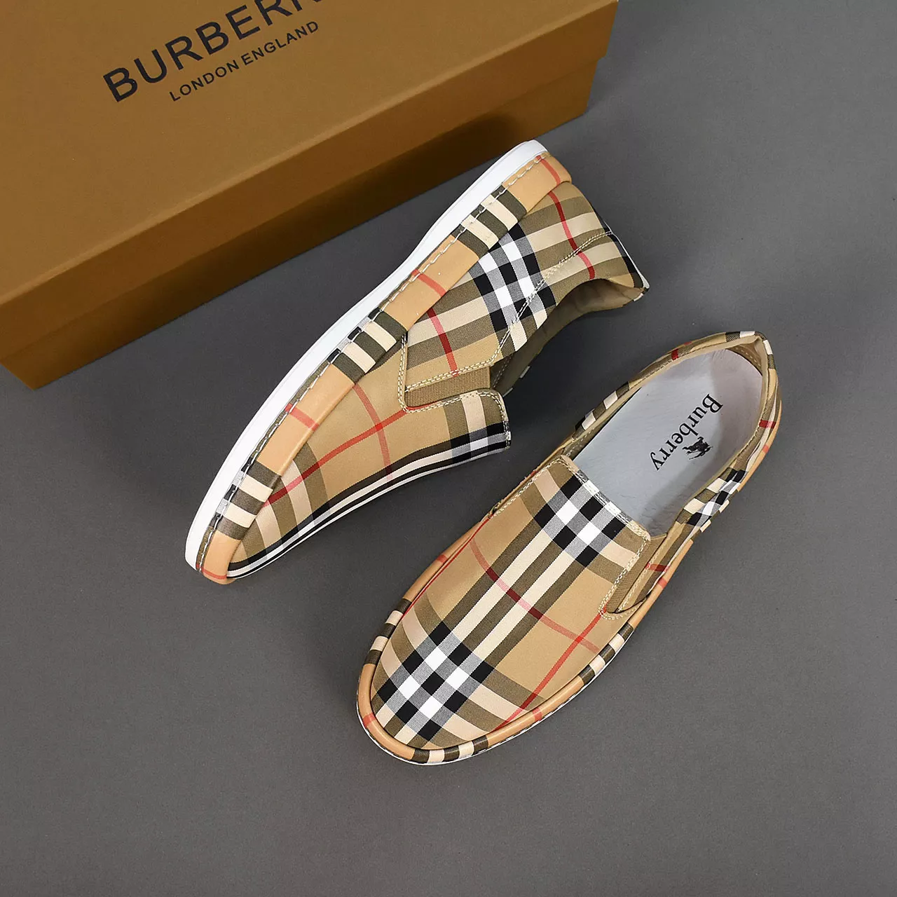 Burberry Casual Shoes For Men WellDesigned 858