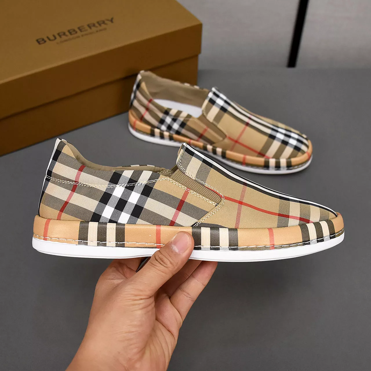 Burberry Casual Shoes For Men WellDesigned 858