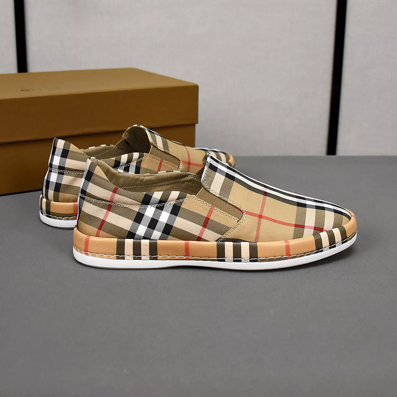 Burberry Casual Shoes For Men WellDesigned 858