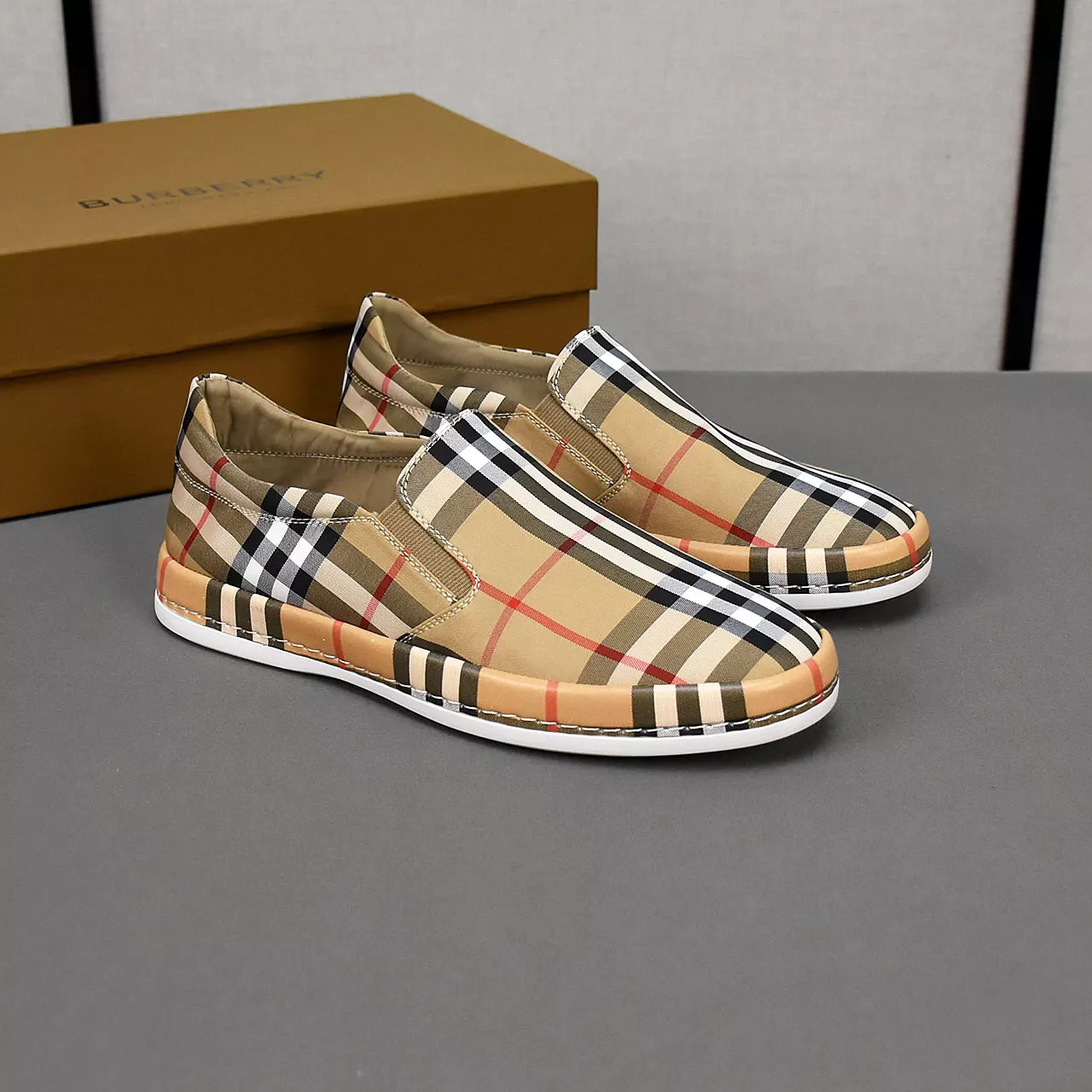 Burberry Casual Shoes For Men WellDesigned 858