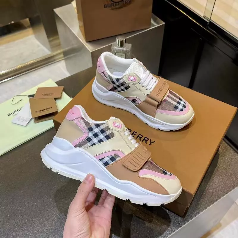 Burberry Casual Shoes For Women Durable 4423