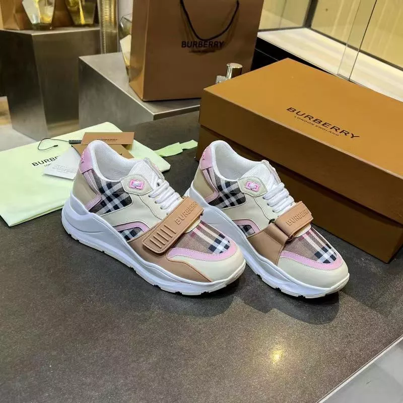 Burberry Casual Shoes For Women Durable 4423