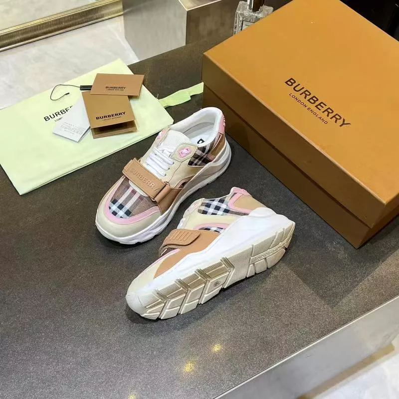 Burberry Casual Shoes For Women Durable 4423