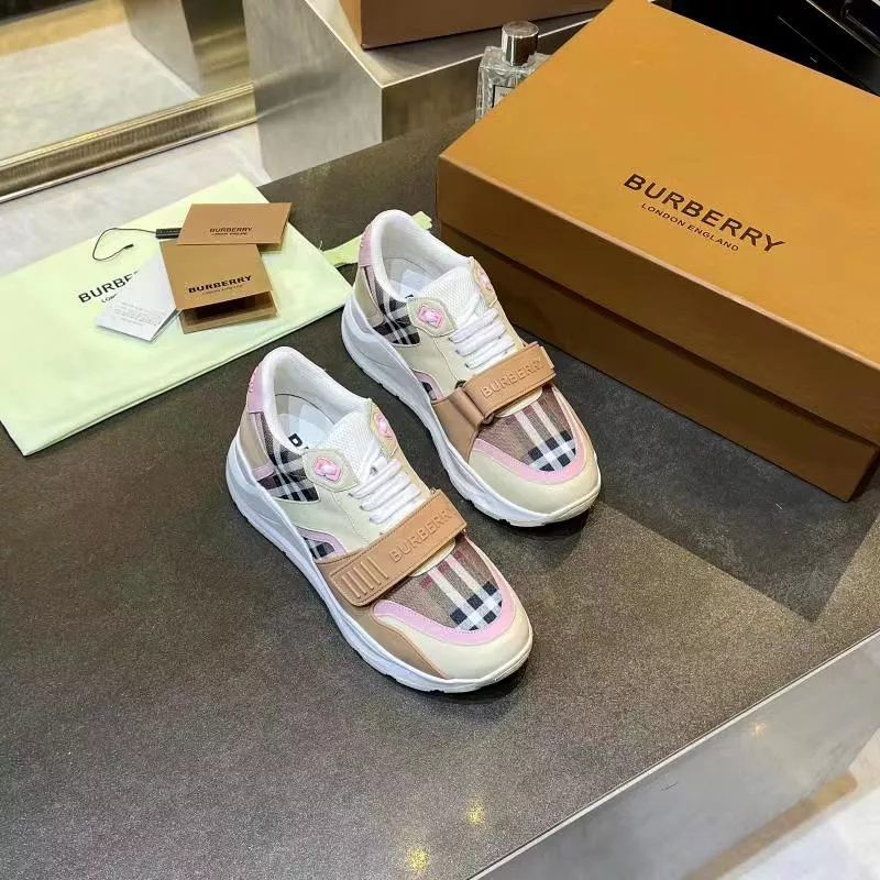 Burberry Casual Shoes For Women Durable 4423