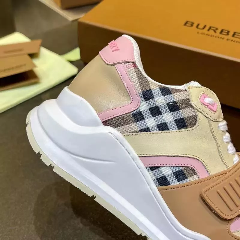 Burberry Casual Shoes For Women Durable 4423